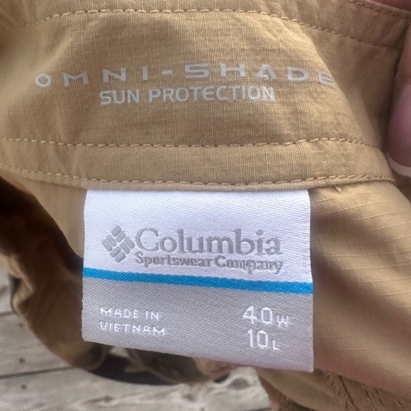 Columbia Men's Tan Cargo Shorts with Belt - Picture 7 of 8